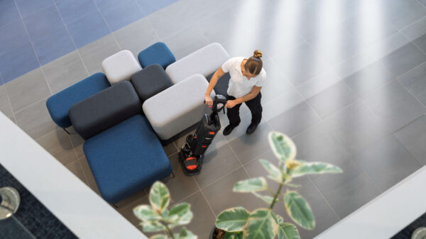220NX Scrubber Dryer lifestyle