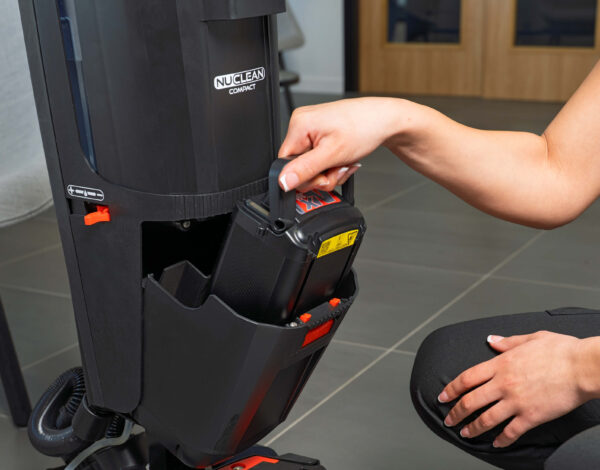 220NX Scrubber Dryer with NX300 battery