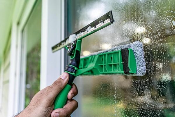Unger VisaVersa Window Squeegee & Washer in use